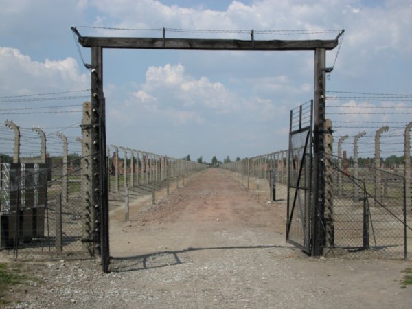 Birkenau - Gate
