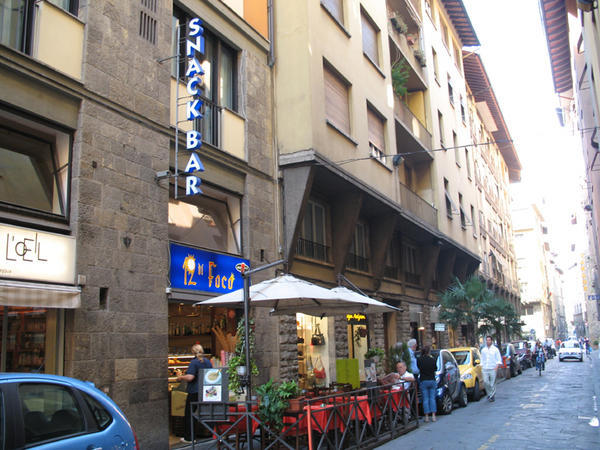 Cafe in the Ponte Vecchio area