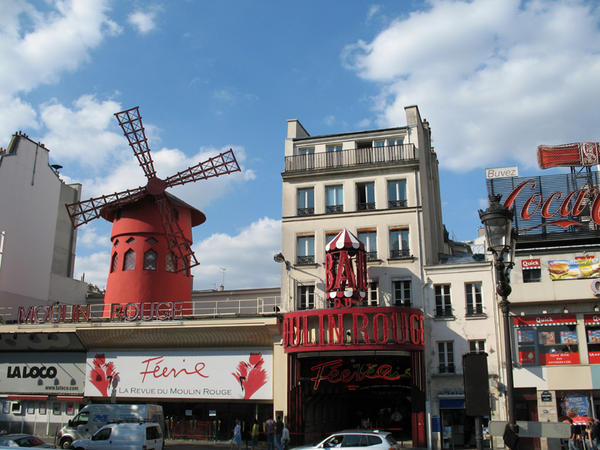 Moulin Rouge by day 