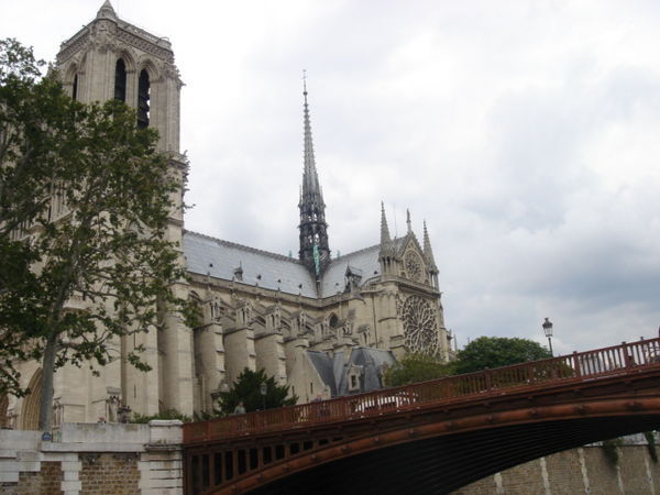 Notre-Dame side on view