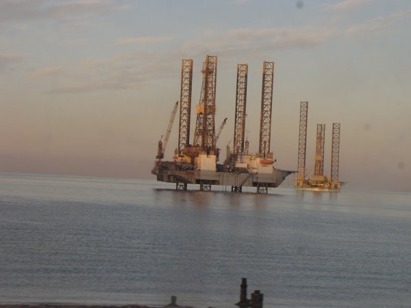 Off shore drilling platforms