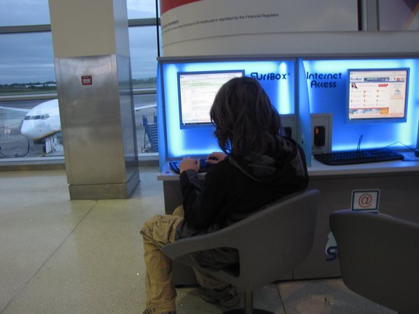 Benjamin on airport internet