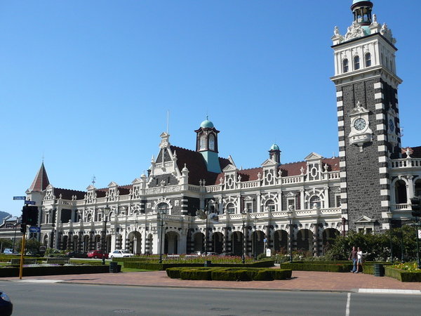 Dunedin town square 