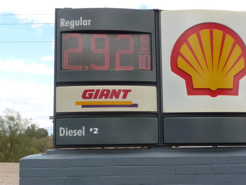 2012-12-07 - Shell station gas price2