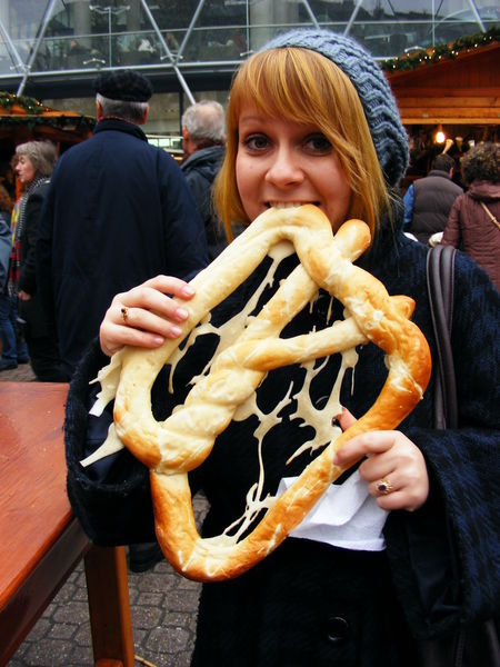 anna and her large bread thing