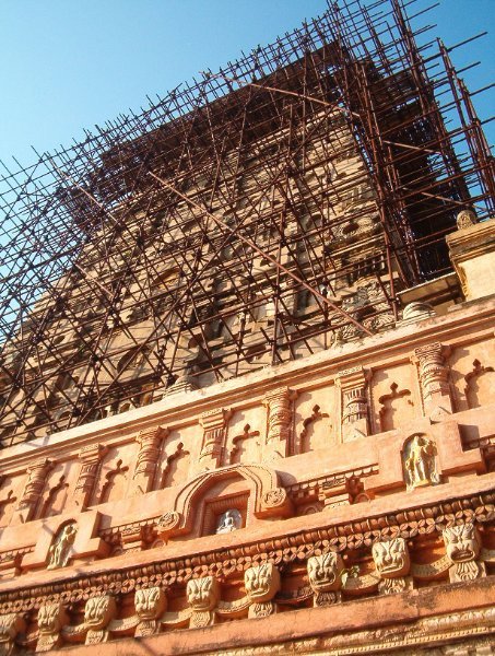 Reparing the Mahabodhi Temple