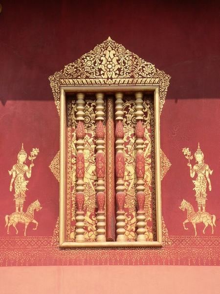 Window at Wat Saen