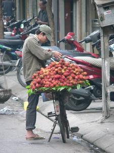 Random fruit seller