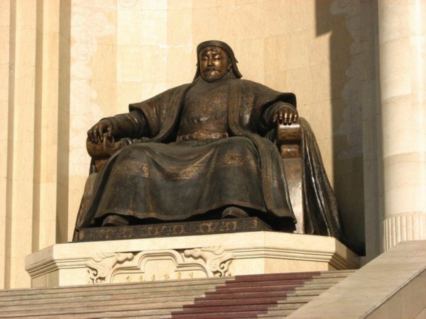 Statue of Damdinii Suhbaatar outside his mausoleum