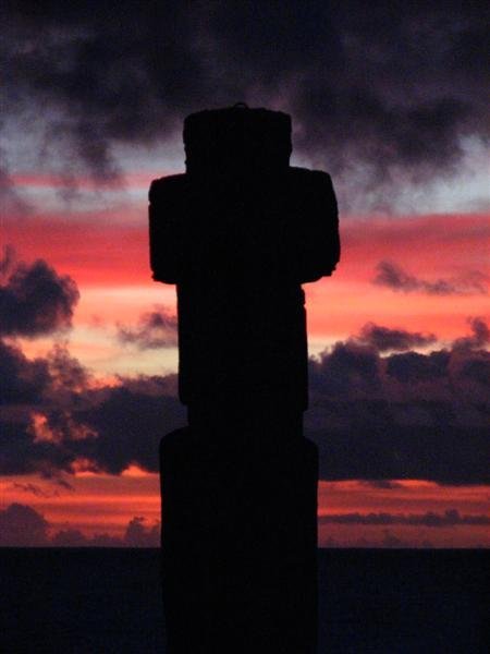 (Fake) moai at sunset