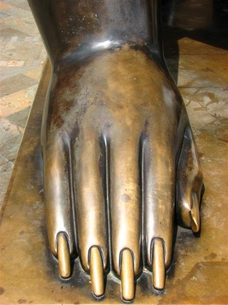 Esfinge (Sphinx) by Fernando Botero