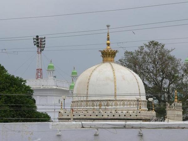 Sufi shrine dome