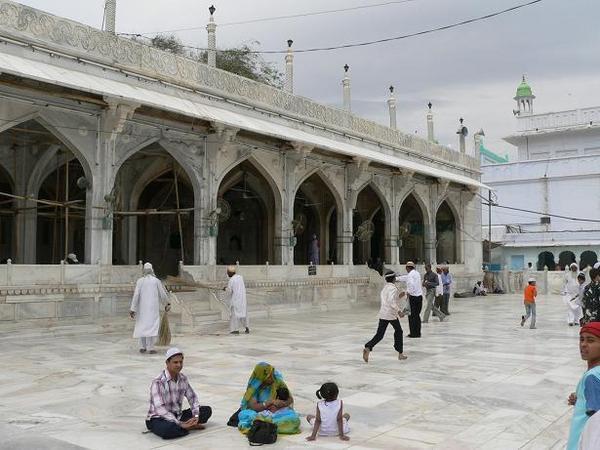 Mosque in Sufi shrine