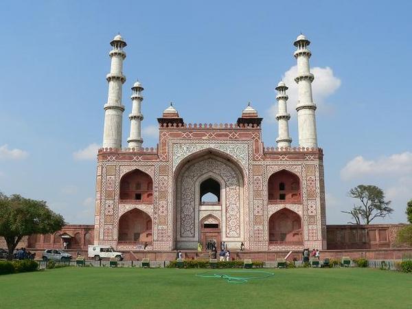 Emperor Akbar's mausoleum at Sikandra | Photo