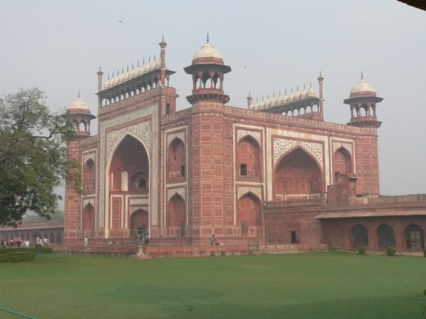 Southern entrance to the Taj complex