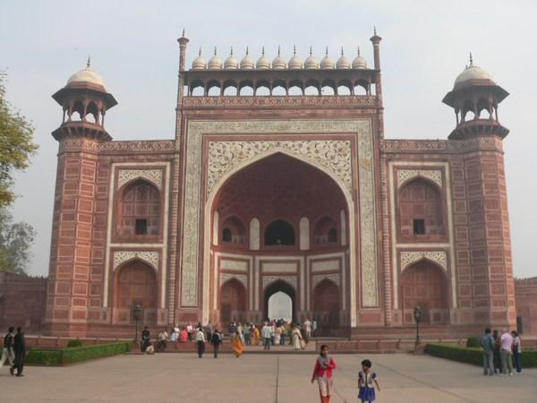 Southern entrance to the Taj complex