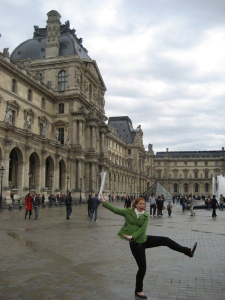 Happy dance in front of the louvre!