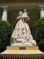 Statue of Isabella II presenting her son Alfons XII