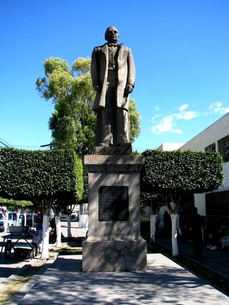 Statue in Sahuayo
