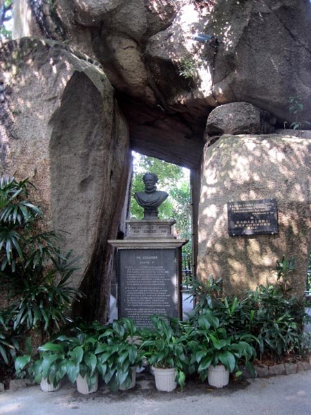 The Camões Grottos