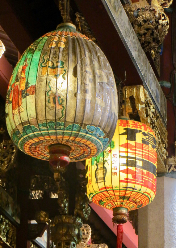 Beautiful lanterns at the Kong 
