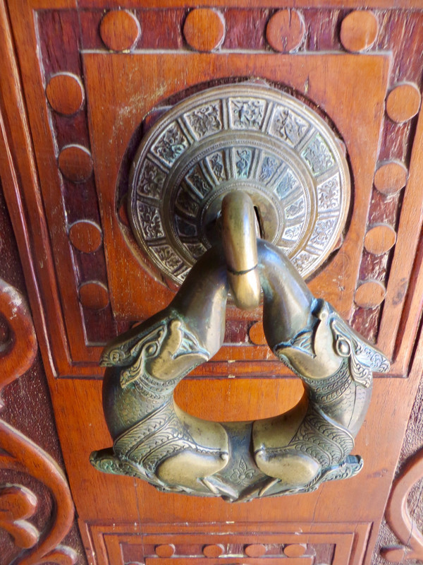 Door knob at Isurumuniya Rock Temple
