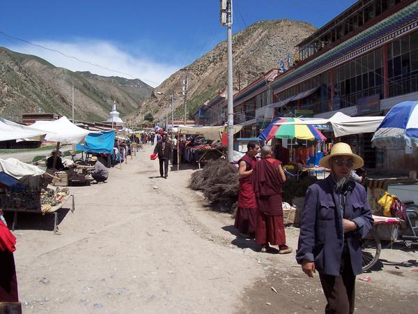 Street scene in Xiahe