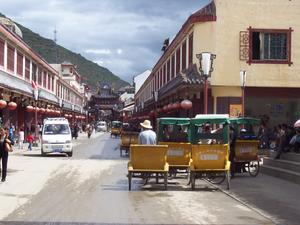 Main street in Songpan.