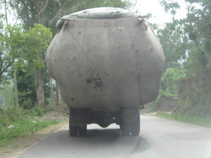 Truck on the road to Shimla
