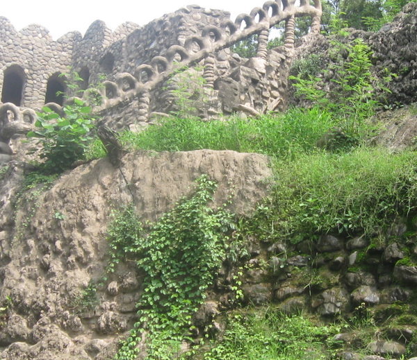 Rock wall in Nek Chand garden