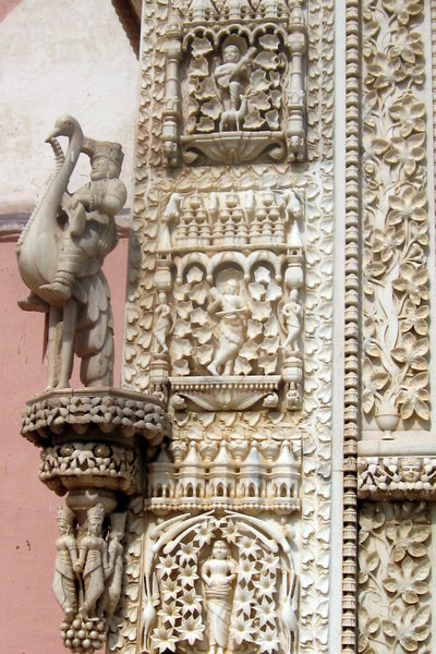 Intricate carving on Rat Temple exterior