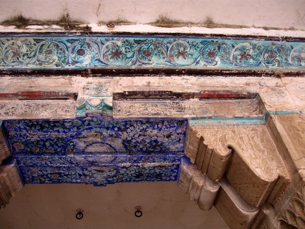 Baeautiful unrenovated ceilings in Bundi Palce