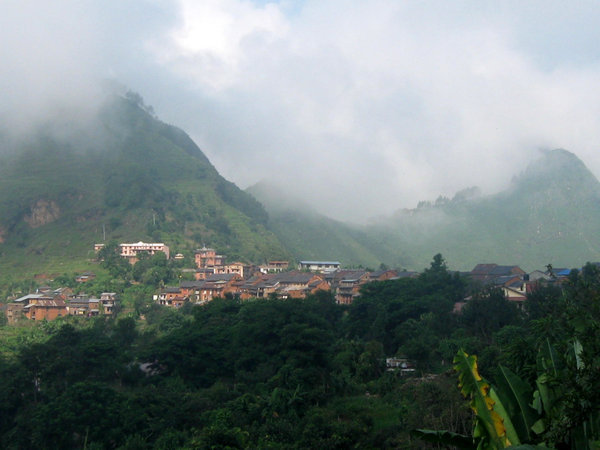 View of surrounding valleys on walk to Ramkot