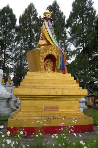 The golden Kench Chorgi Lorde stupa at Tashiding Gompa