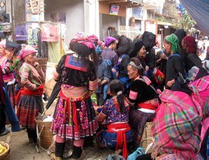 Group of women at Sin Ho