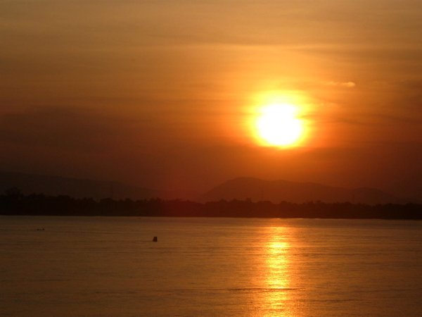 Another Mekong sunset in Pakse