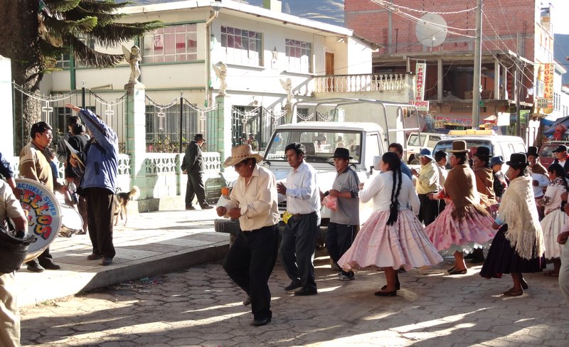 Spontaneous dancing in the main street