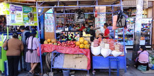 Street scene at the campesino market