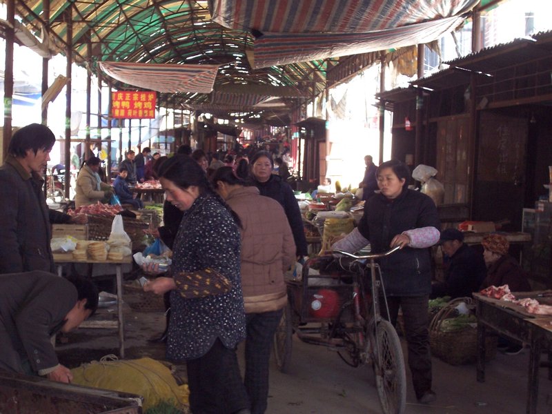 Main covered market in Guangshui