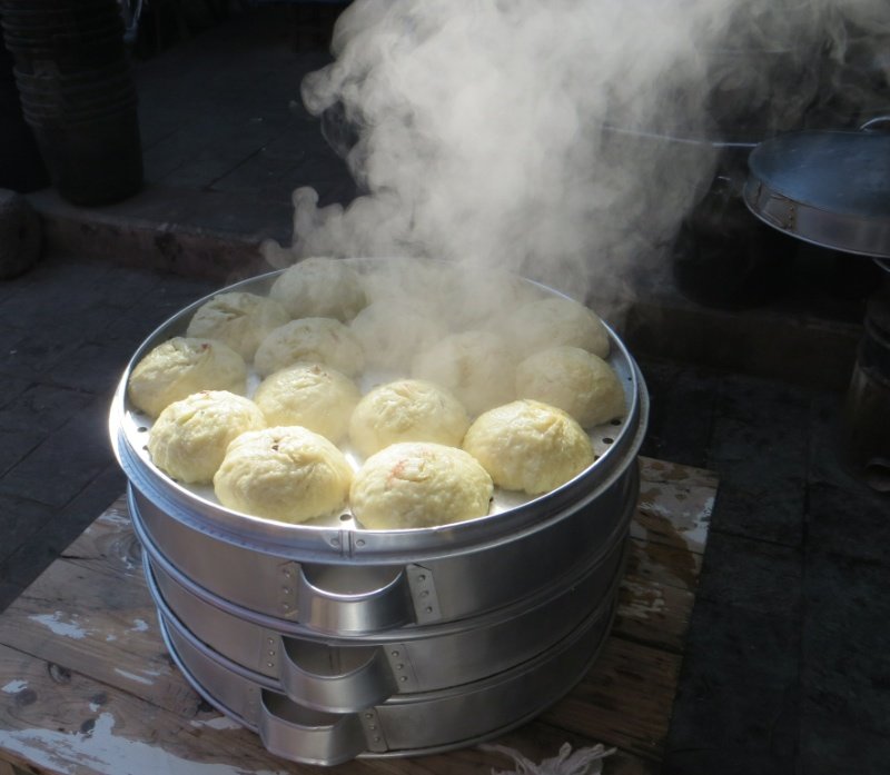 Steaming dumplings