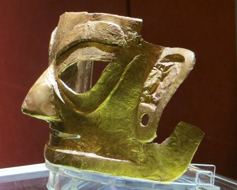 Gold funeral mask at Jinsha Museum
