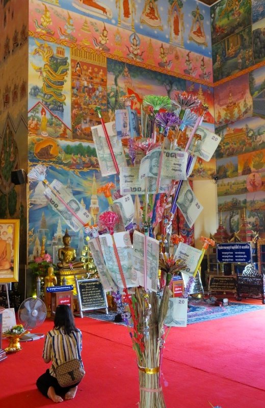 Offerings at Wat Pho Chai