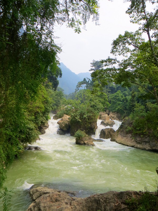 The Dau Dang waterfall and rapids.