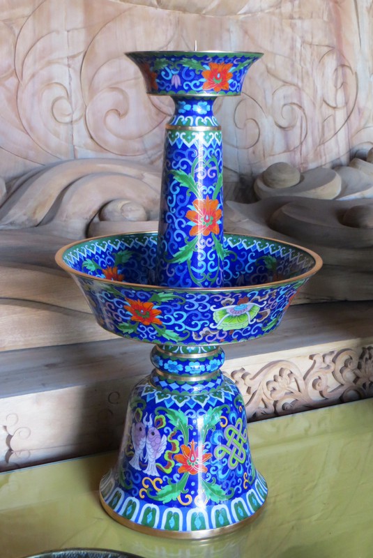Lovely blue enamel ware within the temples in Datong