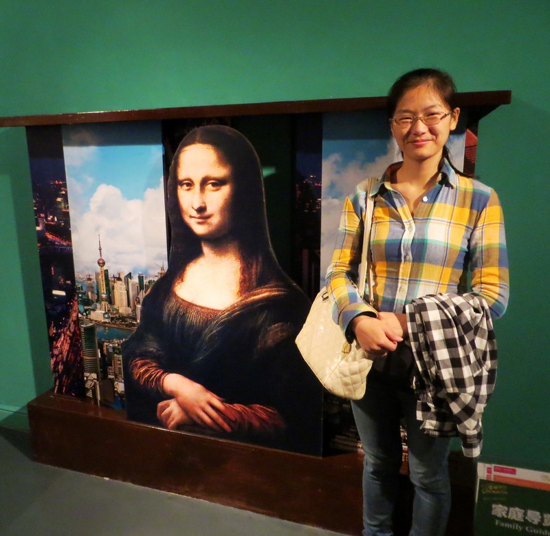 Salla and Mona Lisa at the Contemporary Art Museum