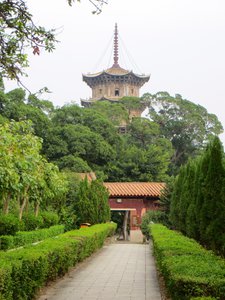 The lovely grounds at the Kaiyuan Temple complex