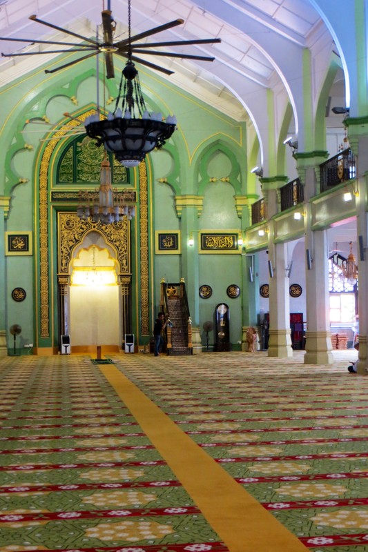 Interior of prayer room in Sultan Mosque