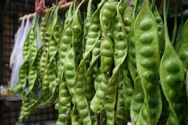 peas in the market in bangkok