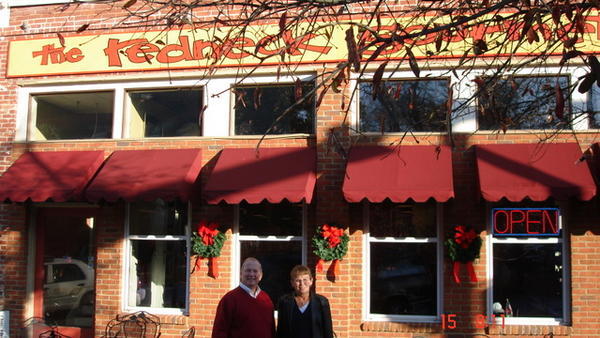 Warren and Linda at Redneck Cafe