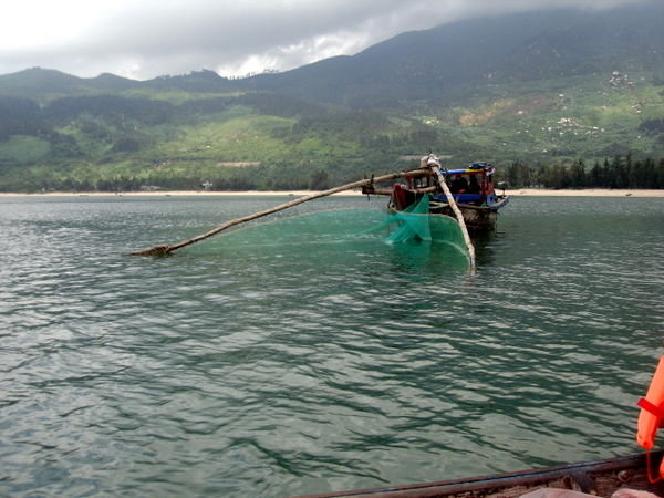 Hoa Van Villager's fishing traps